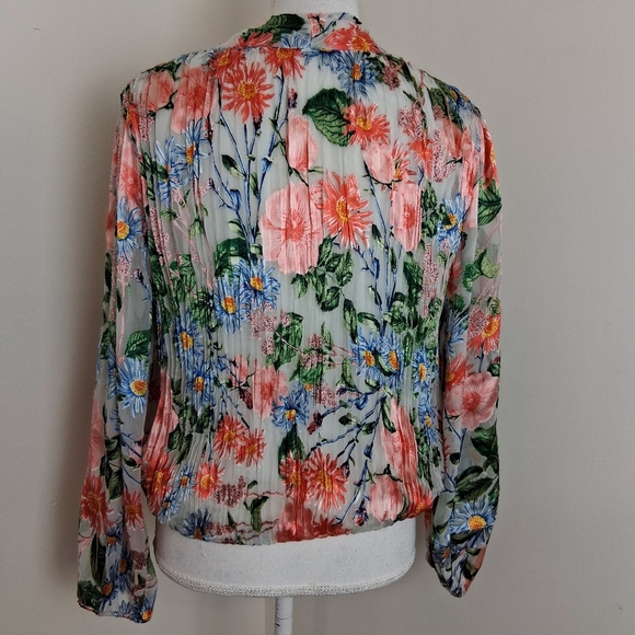 Alice and Olivia Trista Floral Burnout Crossover Top Size Medium - Picture 6 of 10